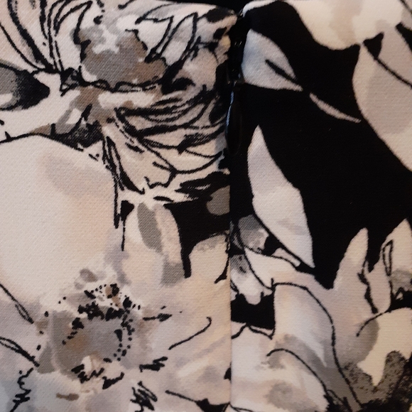 Skirt - Picture 4 of 7